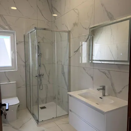 Cozy 1-bedroom Penthouse - By Hostmt