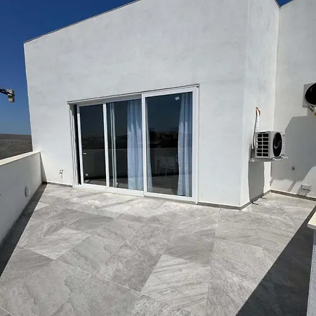 דירה Cozy 1-bedroom Penthouse - By Hostmt Ta' Penza