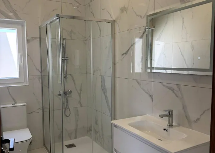 Cozy 1-bedroom Penthouse - By Hostmt