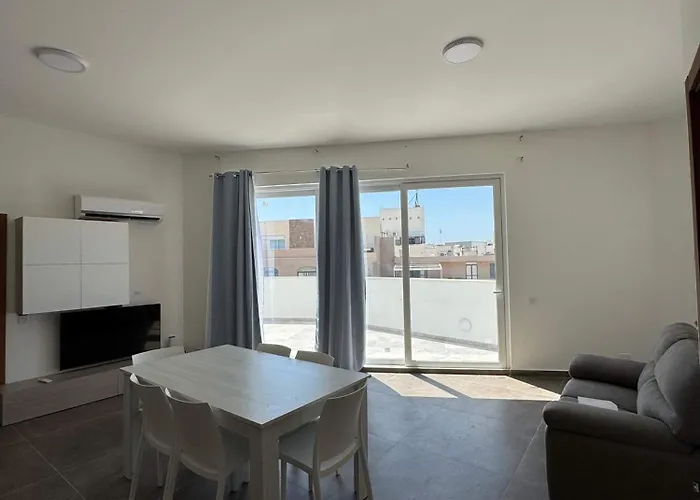 Διαμέρισμα Cozy 1-bedroom Penthouse - By Hostmt